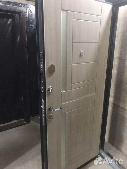 Дверь входная б/у с установкой