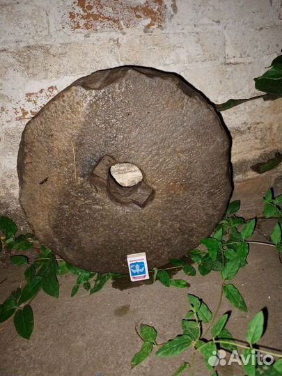 Каменные жернова