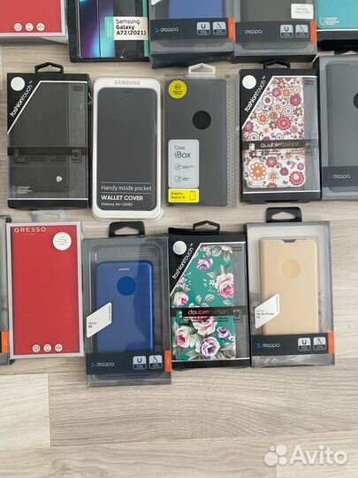 Комплект чехлов и защитных стеклк новых (37 шт)