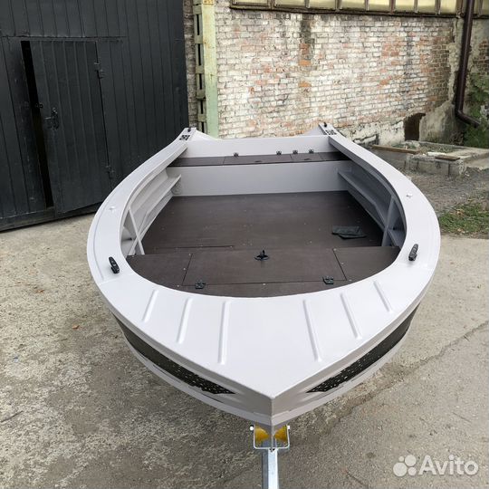 BRO 4.2 румпельная алюминиевая лодка под мотор