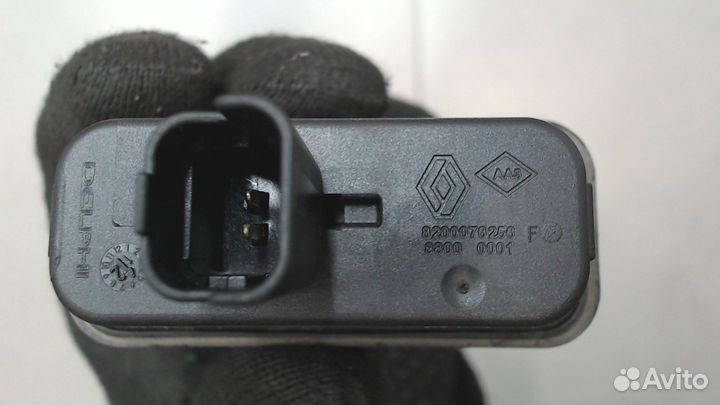 Кнопка багажника Renault Latitude, 2012