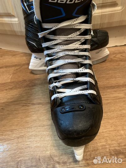 Коньки хоккейные