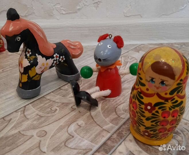 Лошадка старинная прессопилки росписная, матрешки