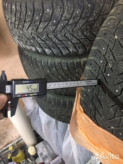 Nokian Tyres Hakkapeliitta 8 235/65 R17