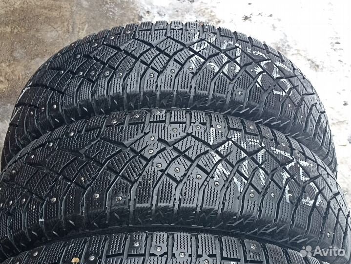 Nitto Therma Spike (NTSPK-B02) 215/70 R16 100T