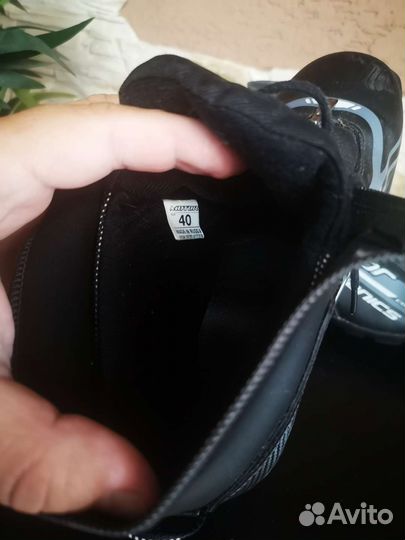 Лыжные ботинки atomic