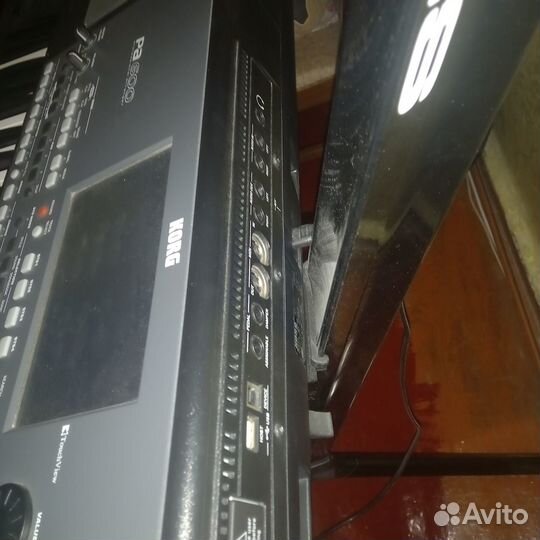 Продам Синтезатор Korg pa600