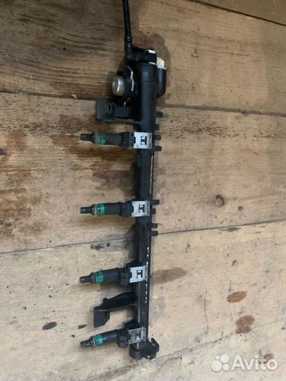 Топливная рампа Ford Focus седан 1.6 hxda 115 Л.С