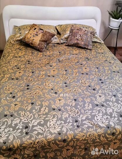 Покрывало и наволочки евро