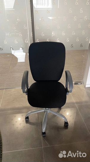 Компьютерный стул чёрный