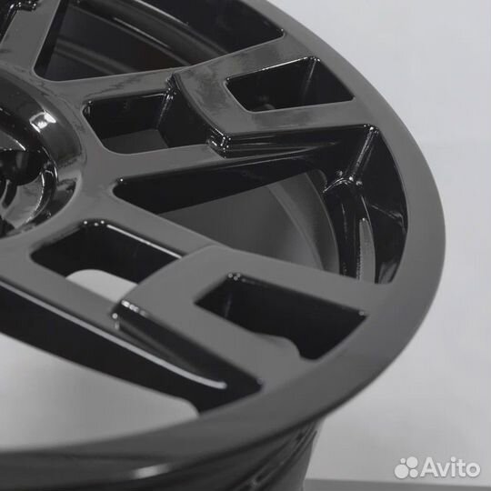 Диски R22 на Tank 500