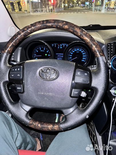 Руль на land cruiser 200 в отличном состоянии