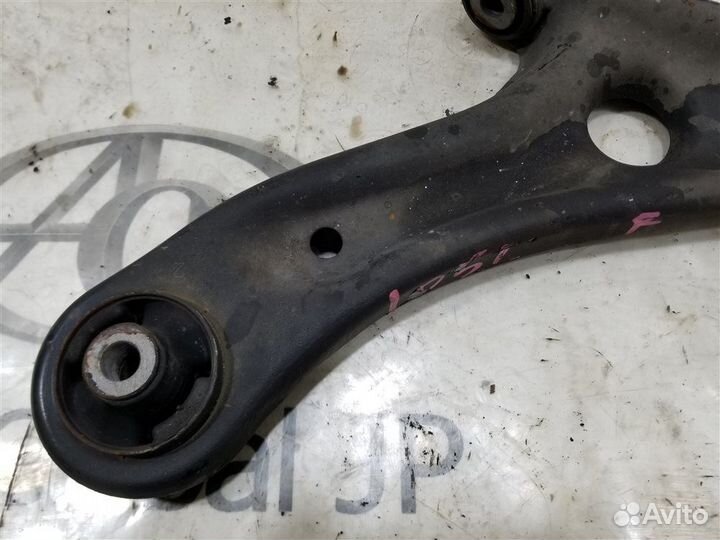 Рычаг передний правый Honda Fit