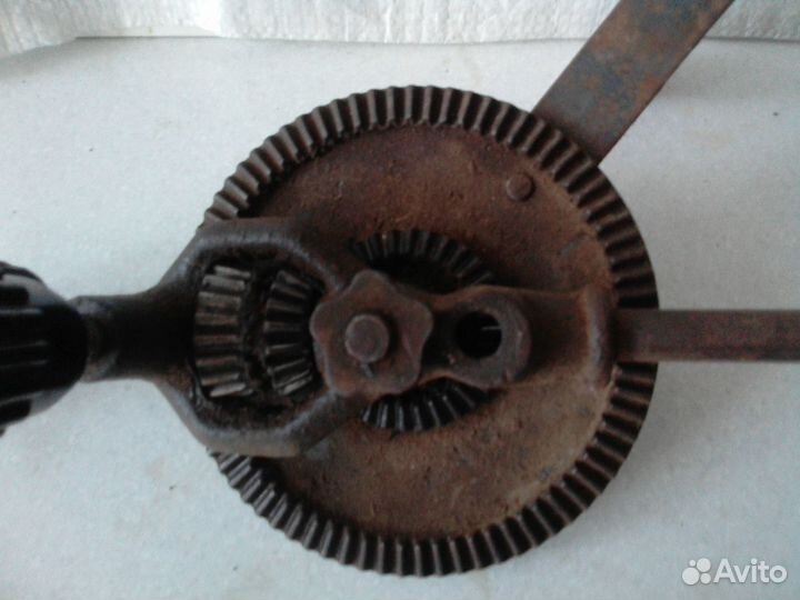 Ручная дрель