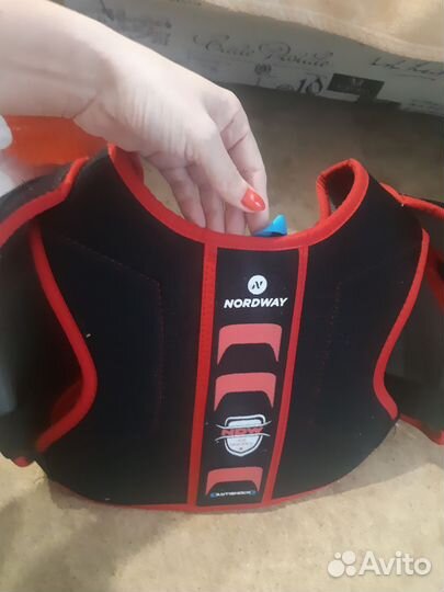 Нагрудник хоккейный