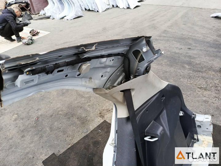 Крыло заднее правое toyota yaris cross