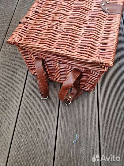 Набор для пикника в чемодане