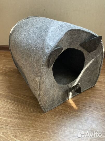 Домик для кошек и собак мелких пород