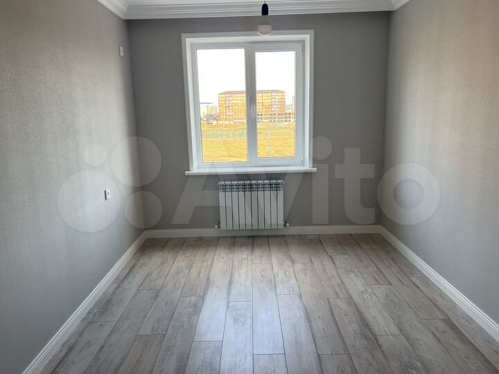 2-к. квартира, 58 м², 4/10 эт.