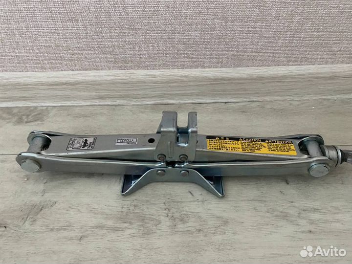 Домкрат toyota контрактный оригинал nissan honda