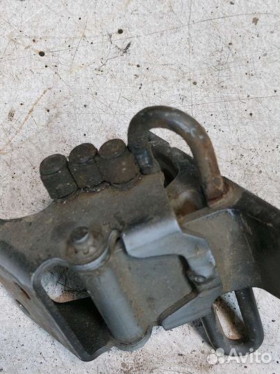 Петля двери передняя левая нижняя audi a8 d2 ауди