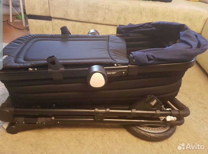 Всесезонная коляска +мобиль
