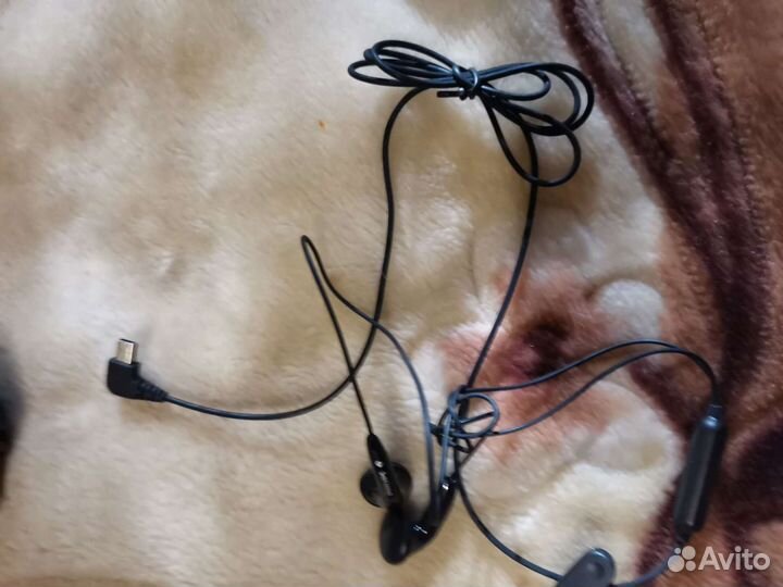Проводные наушники Philips