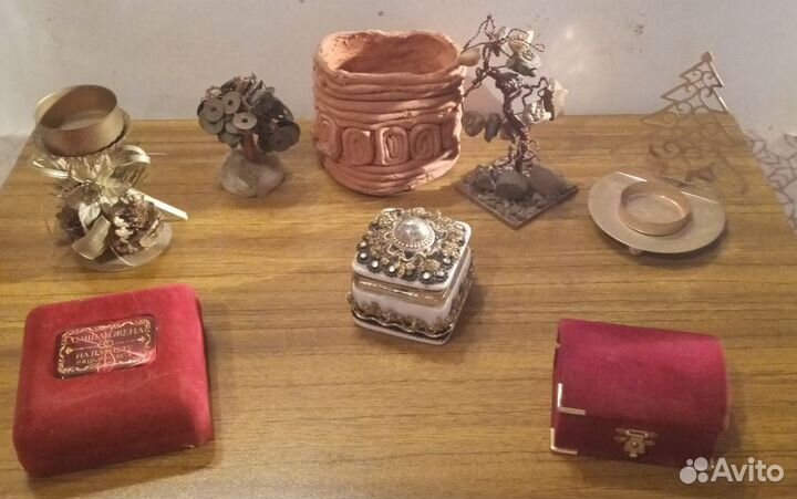 Статуэтки настольные