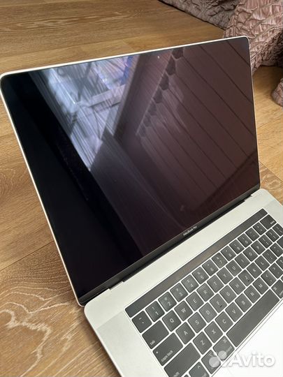 Apple MacBook Pro 15-inch 2019