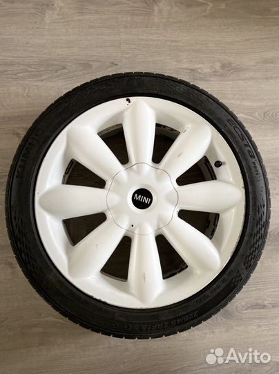 Колеса R18 225/45 RunFlat летние с белыми дисками