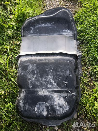 Бензобак лансер 10