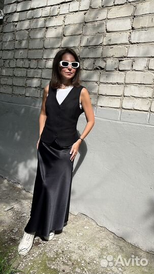 Юбка атласная, жилет костюмный