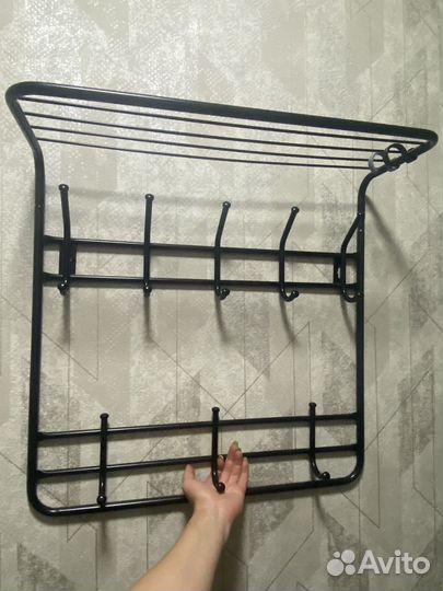 Вешалка настенная металлическая
