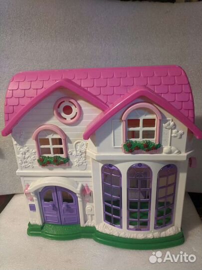 Игрушки (домик кукольный, кукла гдр, кубики