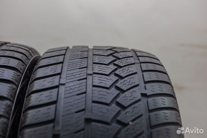 Ovation W-586 235/40 R18 95H