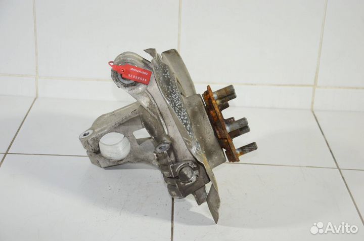 Кулак поворотный со ступицей передний правый Land