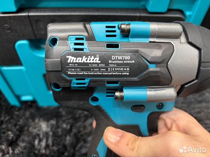 Гайковерт аккумуляторный ударный Makita