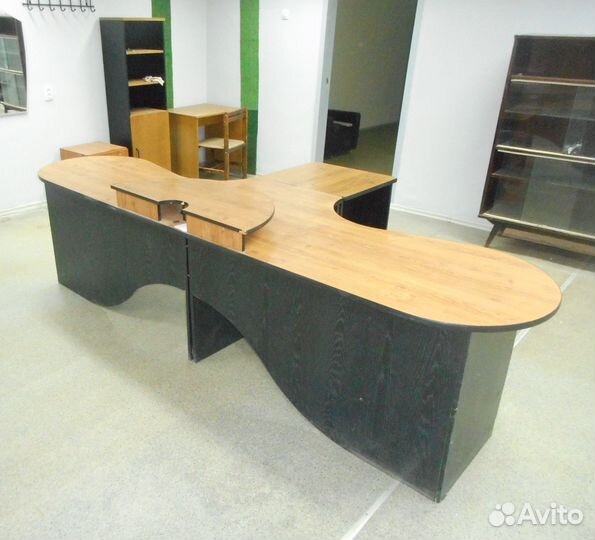 Комплект 2 компьютерных стола и вставка