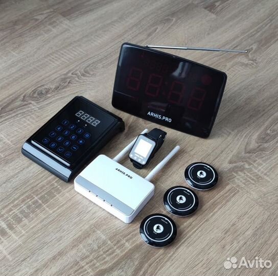 Кнопка вызова официанта, пейджер-часы, табло, пуль