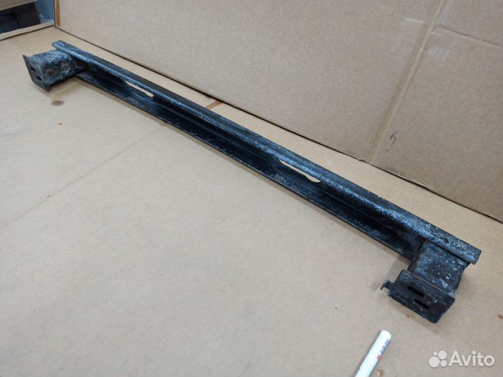 Усилитель бампера заднего Mercedes Vito W447