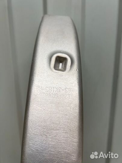 Кулак передний правый Jaguar Xf 2 X260 2018