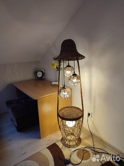 Светильник напольный