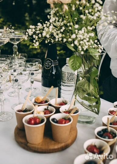 Пирамида из шампанского