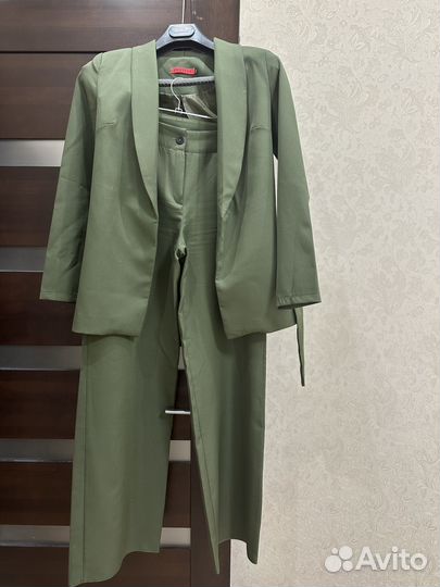 Брючный костюм женский 44