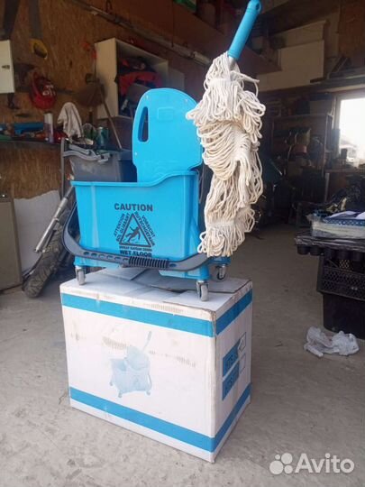 Ведро с отжимом на колесах