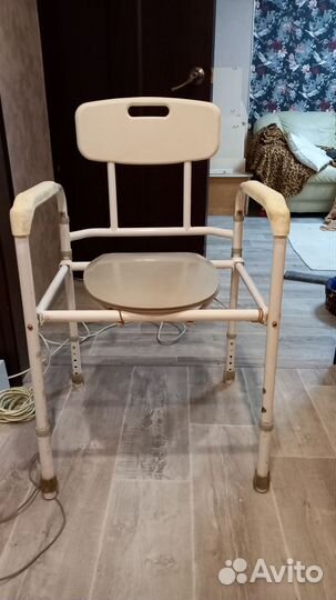 Стульчик инвалидный
