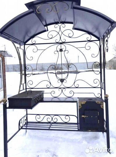 Мангал с крышей