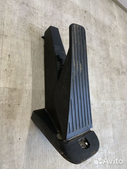 Volvo xc90 педаль газа 31489764