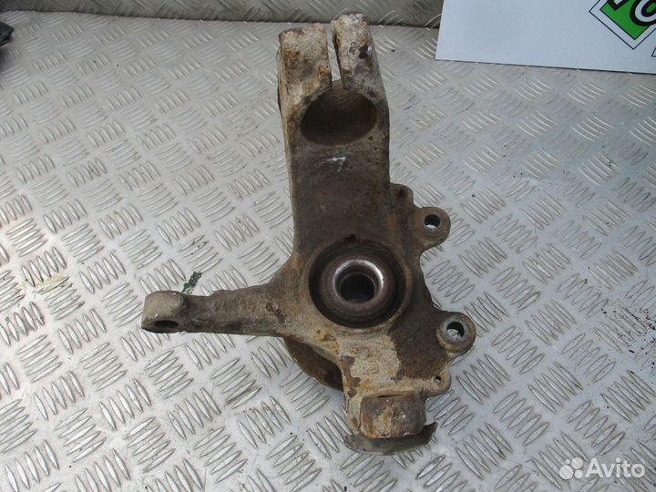 Кулак передний левый Ford Focus 2 2006г 1.8