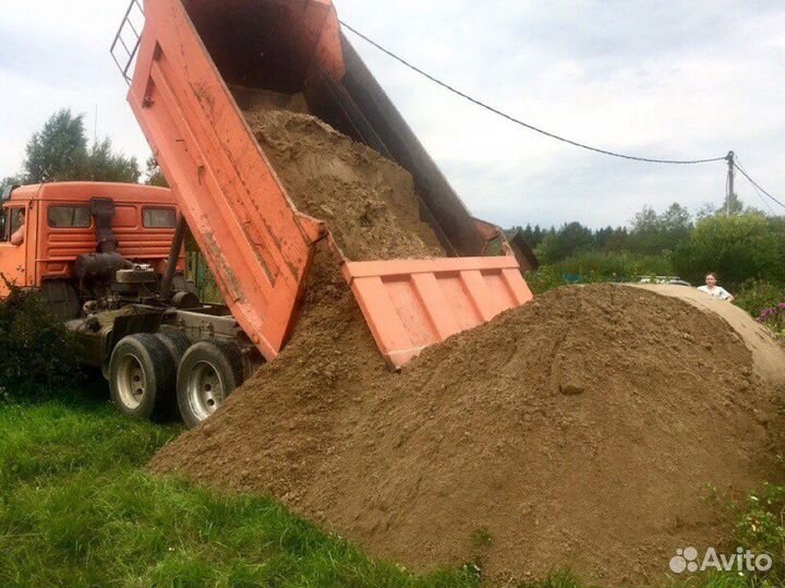 Сосновая кора, мульча, чернозем в мешках